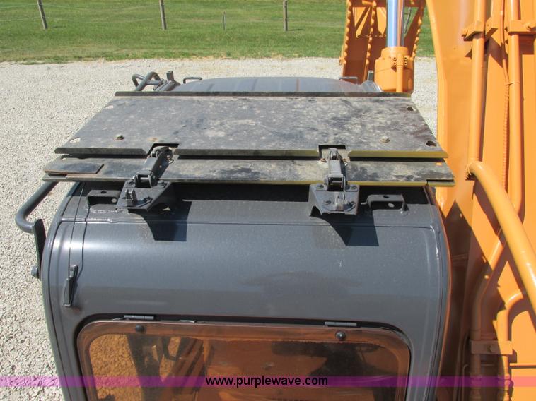 image for item F5163 2004 Case CX330 excavator