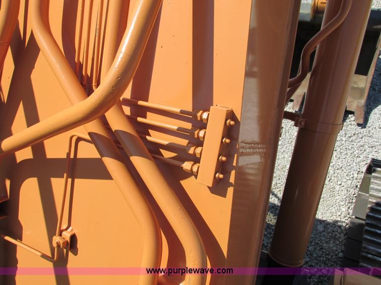 image for item F5163 2004 Case CX330 excavator