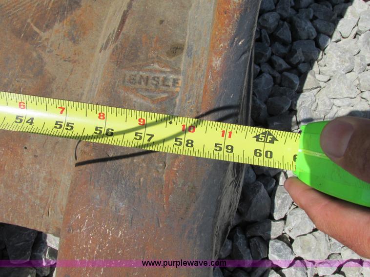 image for item F5163 2004 Case CX330 excavator