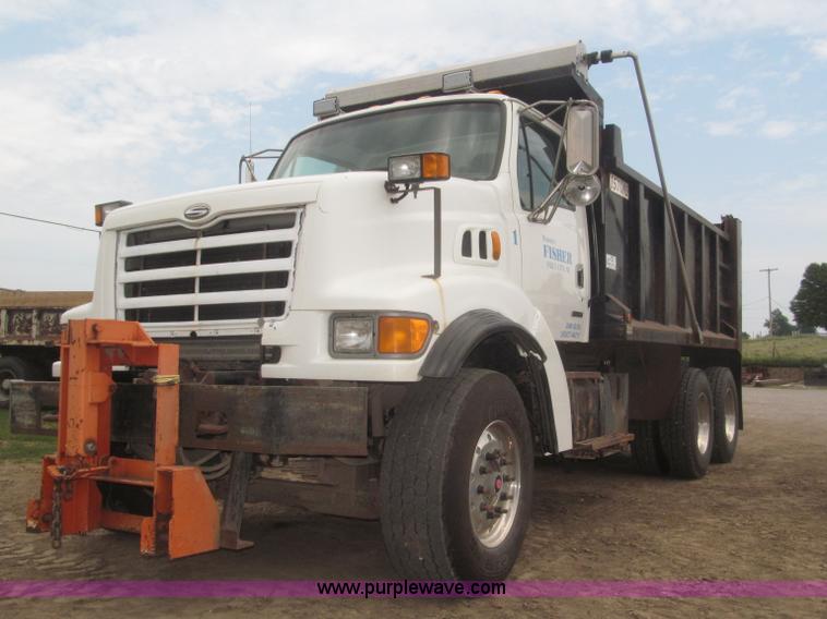 image for item F7029 1999 Sterling L9511 tandem axle dump truck