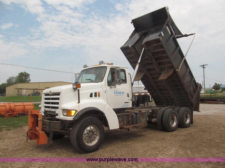 image for item F7029 1999 Sterling L9511 tandem axle dump truck