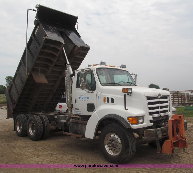 image for item F7029 1999 Sterling L9511 tandem axle dump truck