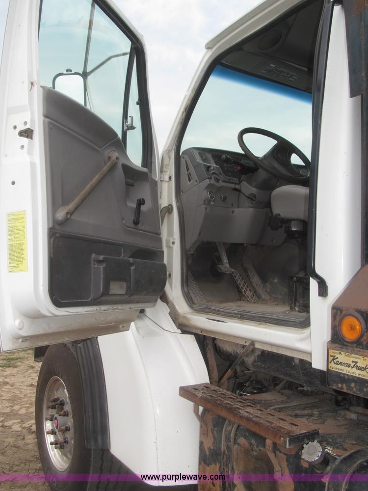 image for item F7029 1999 Sterling L9511 tandem axle dump truck