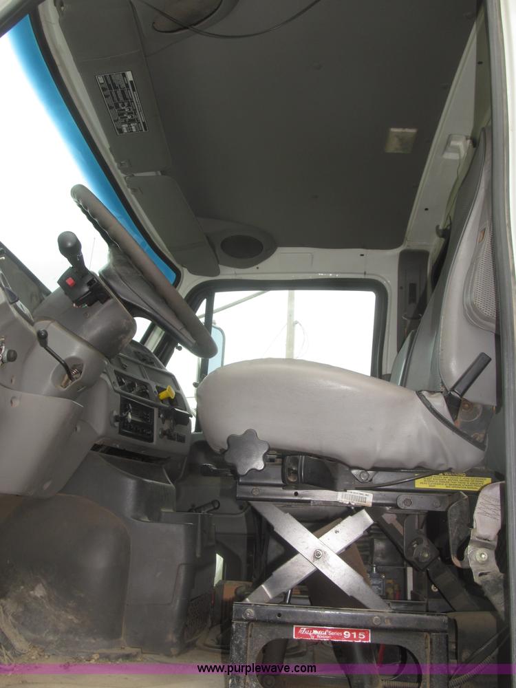 image for item F7029 1999 Sterling L9511 tandem axle dump truck