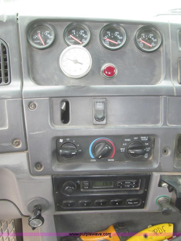 image for item F7029 1999 Sterling L9511 tandem axle dump truck