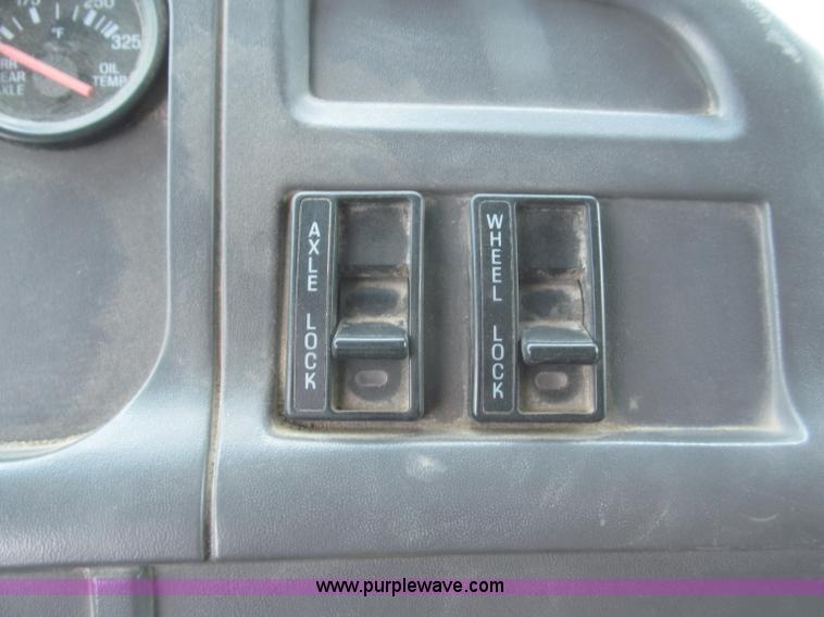 image for item F7029 1999 Sterling L9511 tandem axle dump truck