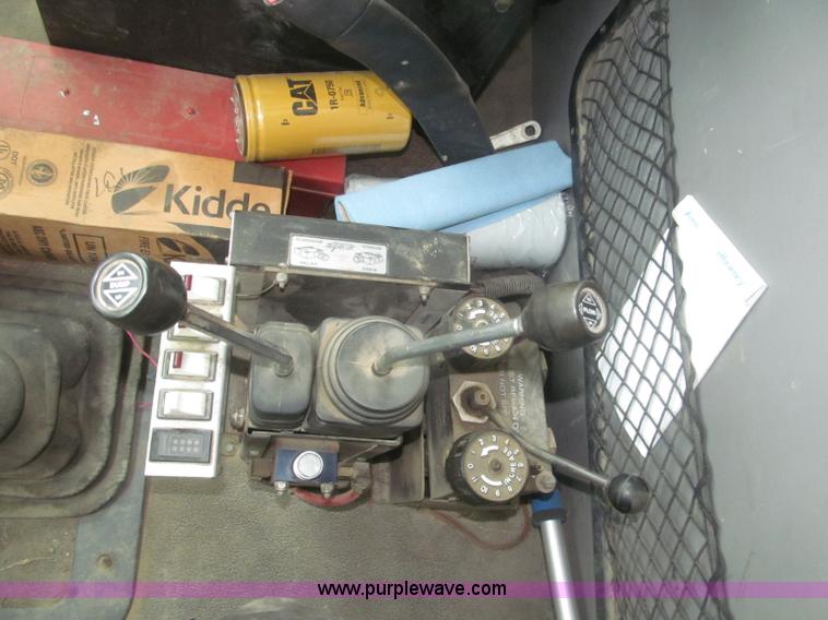 image for item F7029 1999 Sterling L9511 tandem axle dump truck