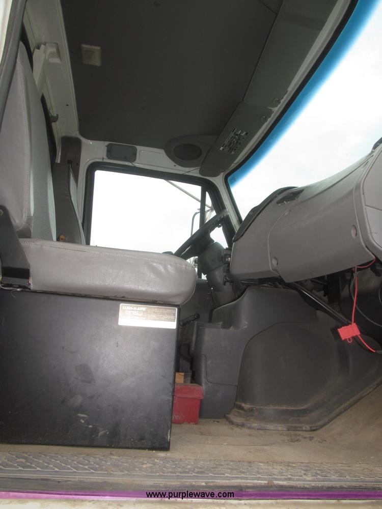 image for item F7029 1999 Sterling L9511 tandem axle dump truck