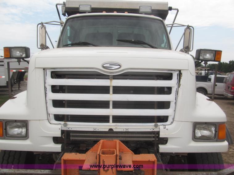 image for item F7029 1999 Sterling L9511 tandem axle dump truck