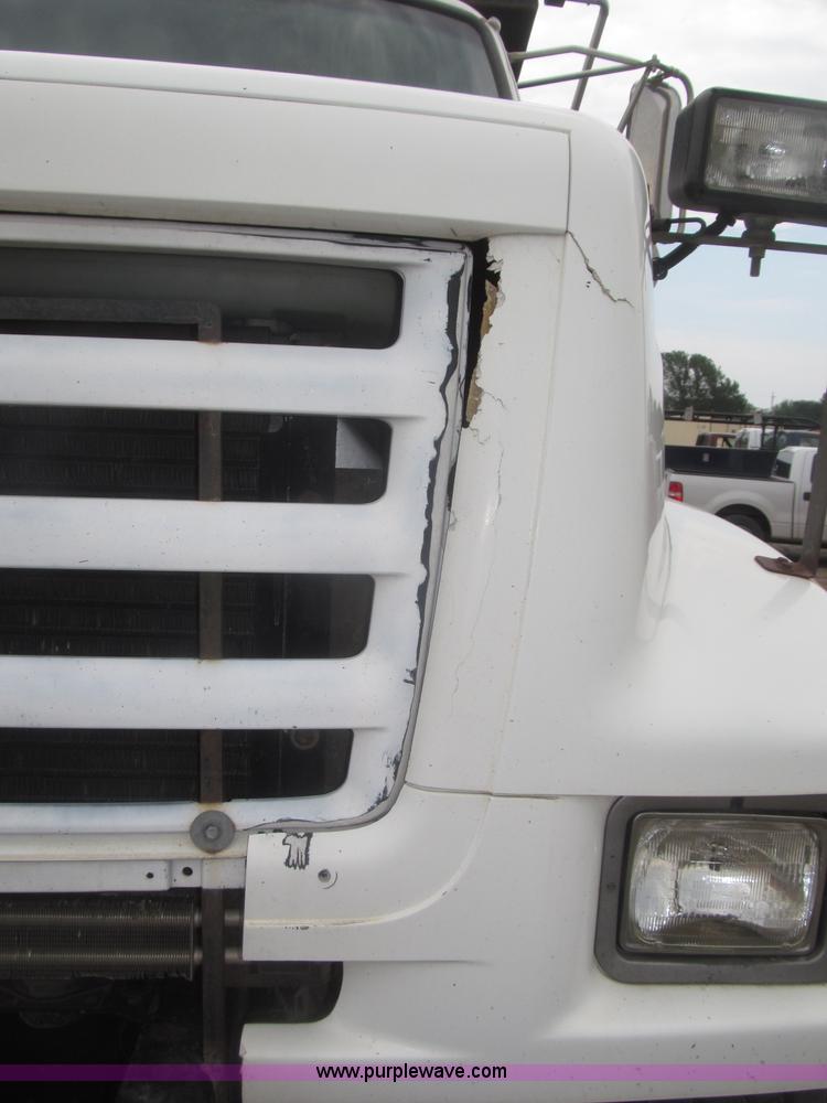 image for item F7029 1999 Sterling L9511 tandem axle dump truck