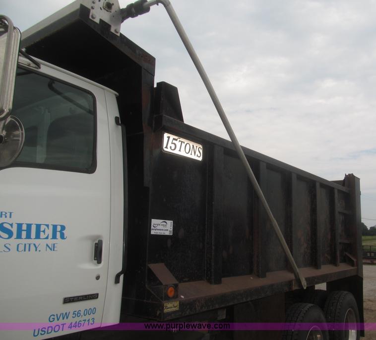 image for item F7029 1999 Sterling L9511 tandem axle dump truck