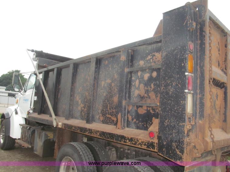image for item F7029 1999 Sterling L9511 tandem axle dump truck
