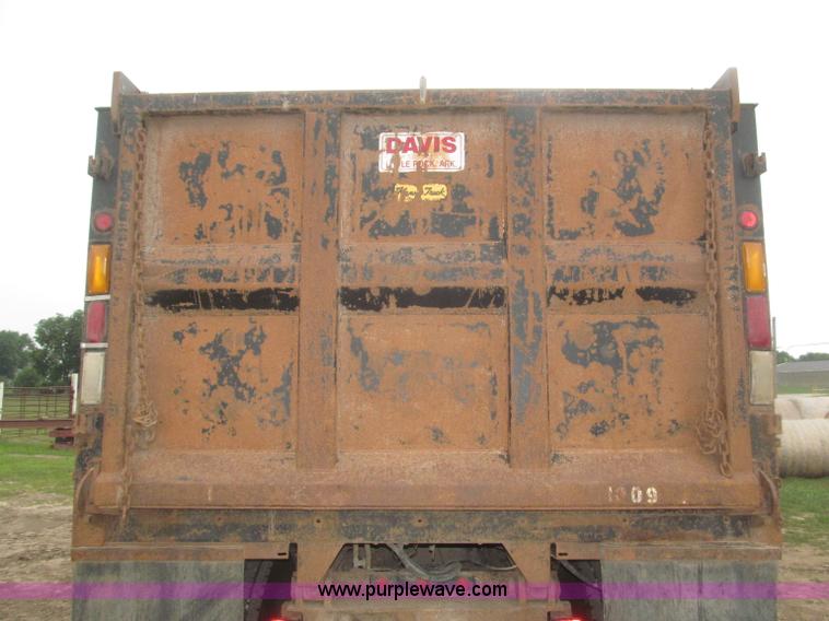 image for item F7029 1999 Sterling L9511 tandem axle dump truck