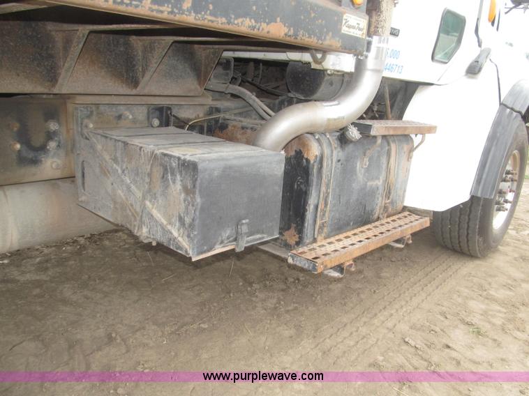 image for item F7029 1999 Sterling L9511 tandem axle dump truck