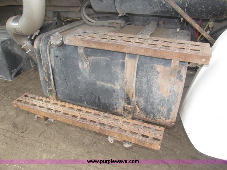 image for item F7029 1999 Sterling L9511 tandem axle dump truck