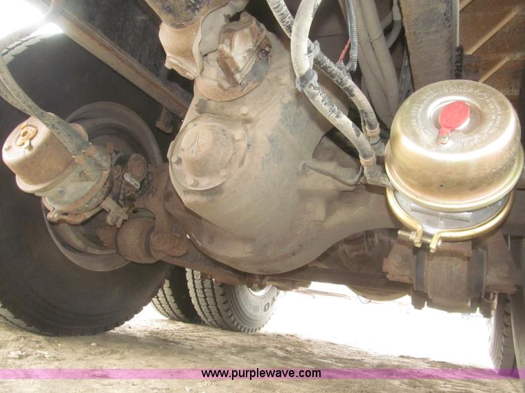 image for item F7029 1999 Sterling L9511 tandem axle dump truck