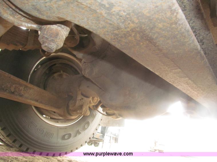 image for item F7029 1999 Sterling L9511 tandem axle dump truck