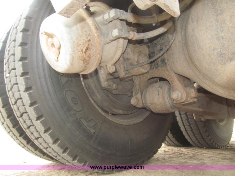 image for item F7029 1999 Sterling L9511 tandem axle dump truck