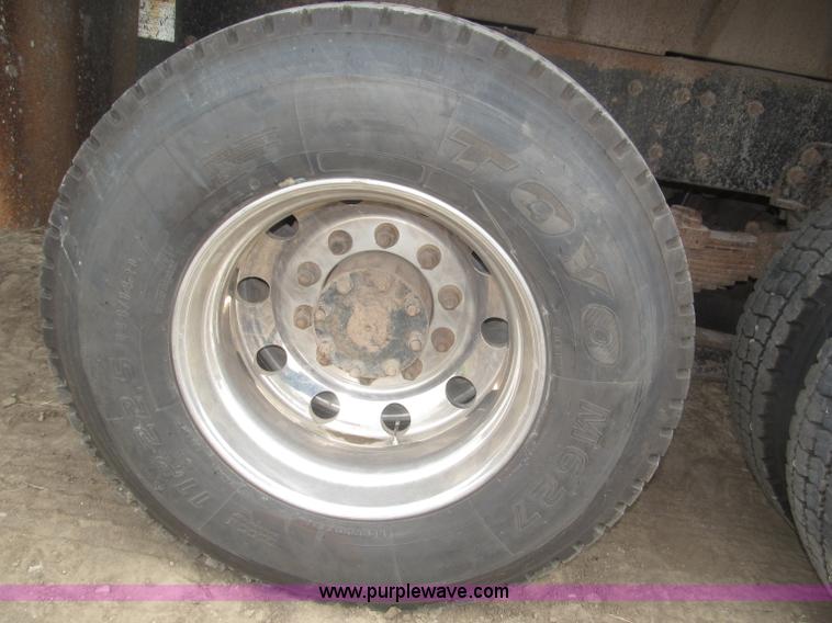 image for item F7029 1999 Sterling L9511 tandem axle dump truck