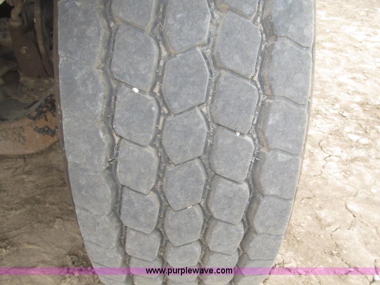 image for item F7029 1999 Sterling L9511 tandem axle dump truck