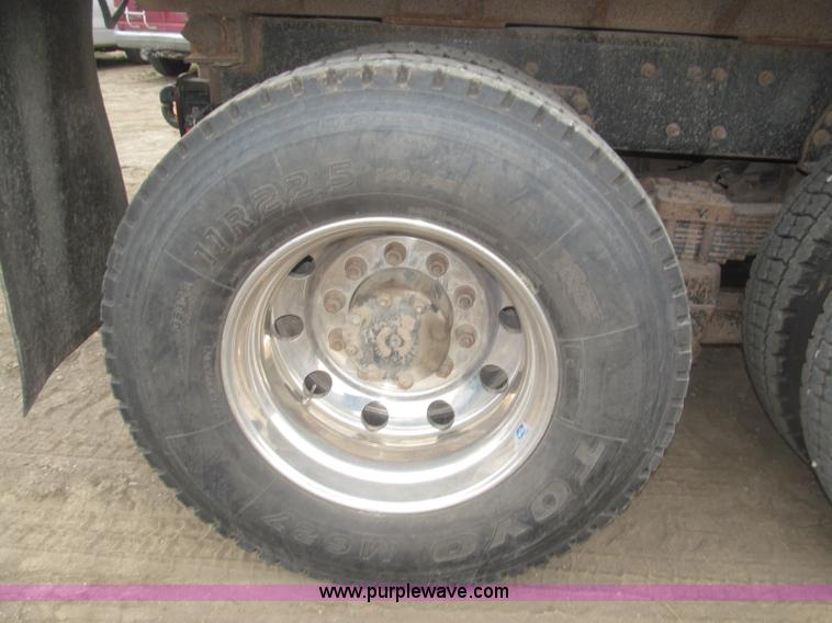 image for item F7029 1999 Sterling L9511 tandem axle dump truck