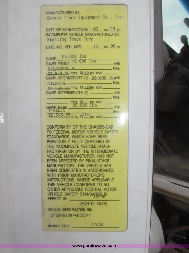 image for item F7029 1999 Sterling L9511 tandem axle dump truck