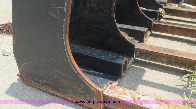 image for item G2032 Bobcat 78" industrial fork grapple