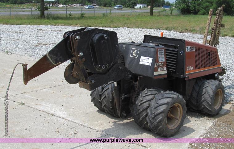 image for item G2035 2000 Ditch Witch 410SXD vibratory plow