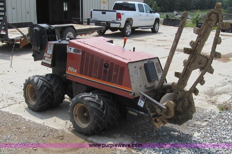 image for item G2035 2000 Ditch Witch 410SXD vibratory plow