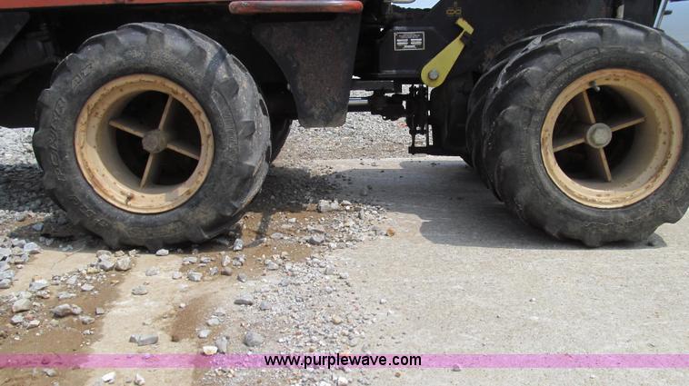 image for item G2035 2000 Ditch Witch 410SXD vibratory plow