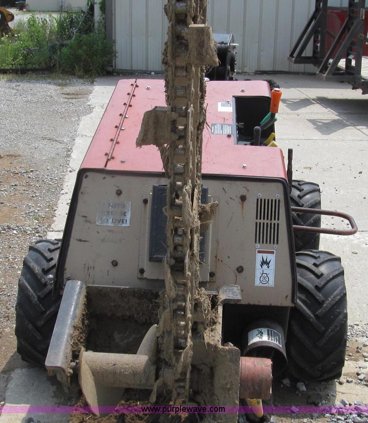 image for item G2035 2000 Ditch Witch 410SXD vibratory plow