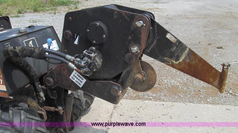 image for item G2035 2000 Ditch Witch 410SXD vibratory plow