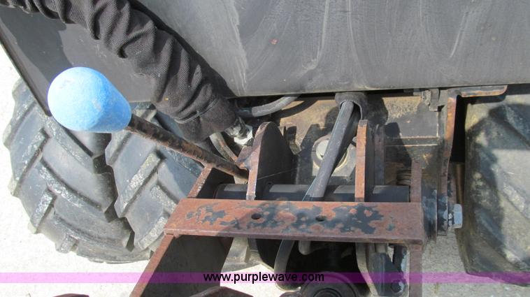 image for item G2035 2000 Ditch Witch 410SXD vibratory plow