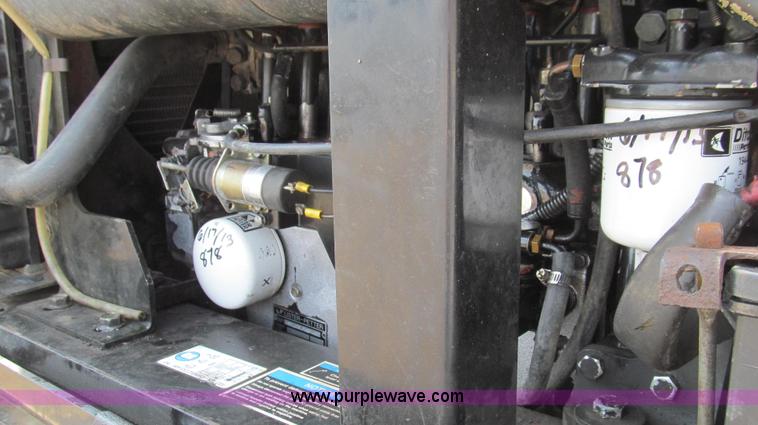 image for item G2035 2000 Ditch Witch 410SXD vibratory plow