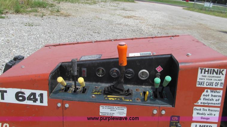 image for item G2035 2000 Ditch Witch 410SXD vibratory plow