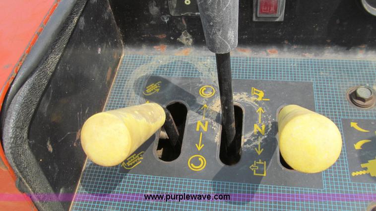 image for item G2035 2000 Ditch Witch 410SXD vibratory plow