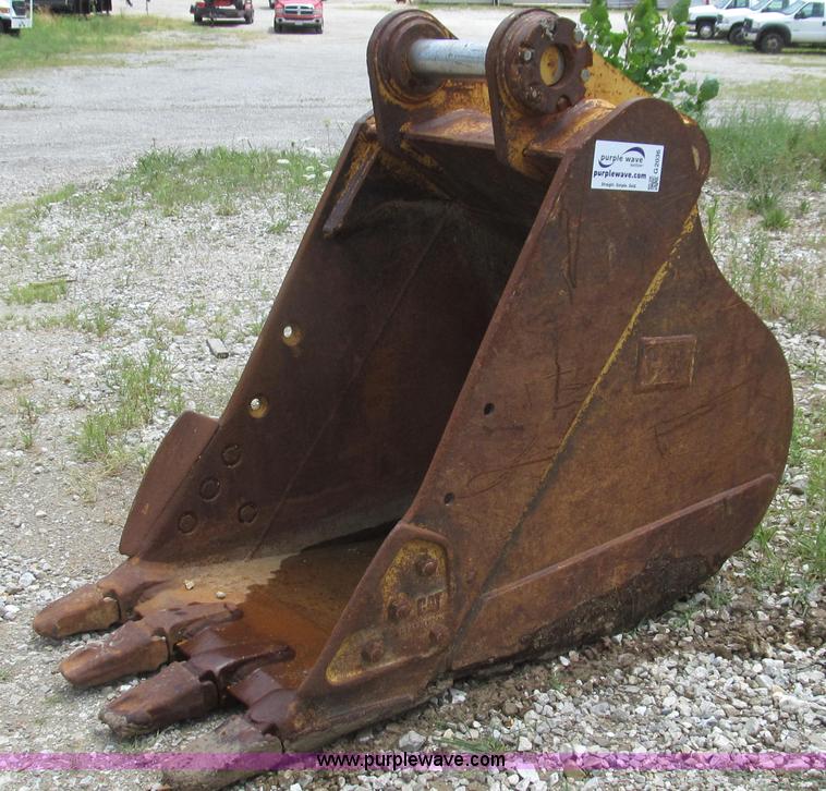 image for item G2036 Caterpillar 36" four tooth excavator bucket