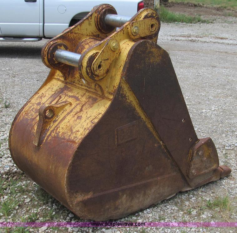 image for item G2036 Caterpillar 36" four tooth excavator bucket