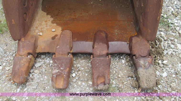 image for item G2036 Caterpillar 36" four tooth excavator bucket