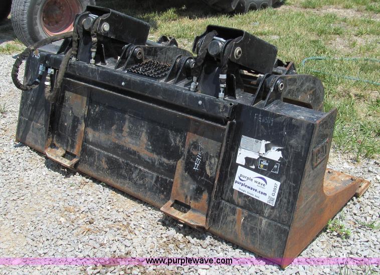 image for item G2037 Caterpillar 157-7225 grapple bucket