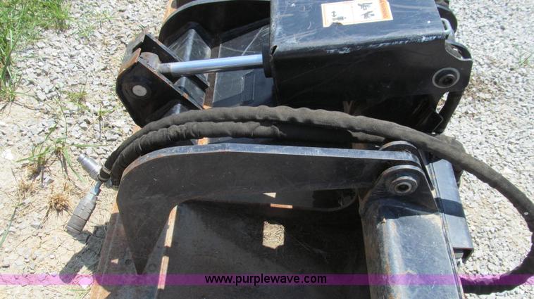 image for item G2037 Caterpillar 157-7225 grapple bucket