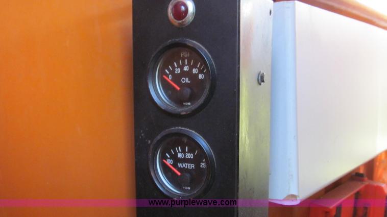 image for item G2038 1999 GMC C7500 bucket/tree trimming truck