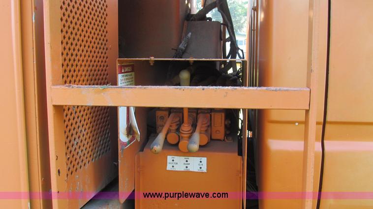 image for item G2038 1999 GMC C7500 bucket/tree trimming truck