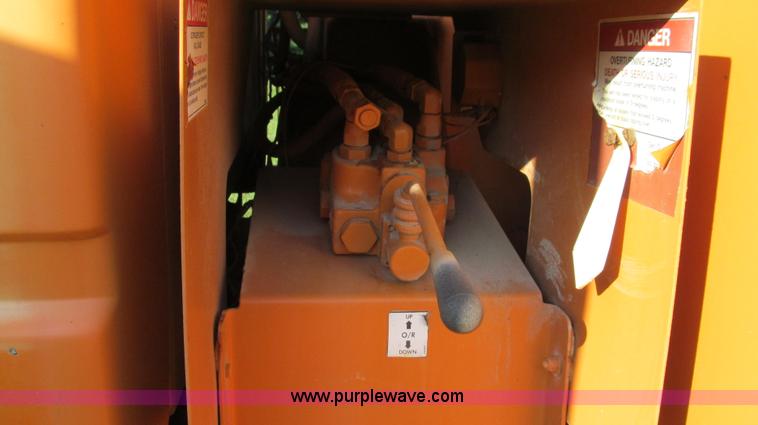 image for item G2038 1999 GMC C7500 bucket/tree trimming truck