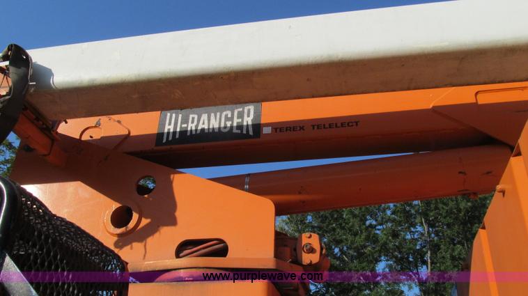 image for item G2038 1999 GMC C7500 bucket/tree trimming truck