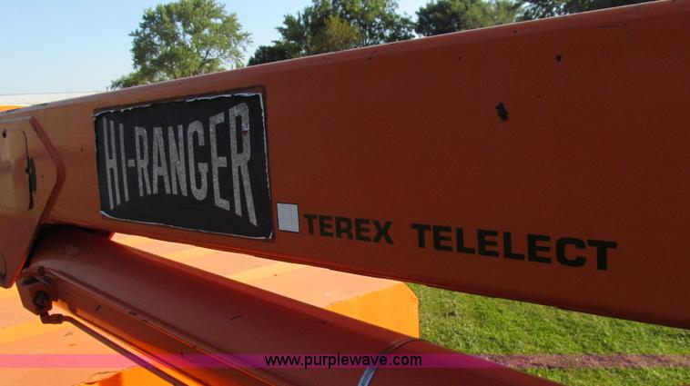 image for item G2038 1999 GMC C7500 bucket/tree trimming truck