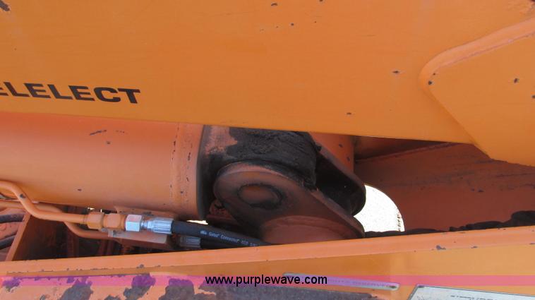 image for item G2038 1999 GMC C7500 bucket/tree trimming truck