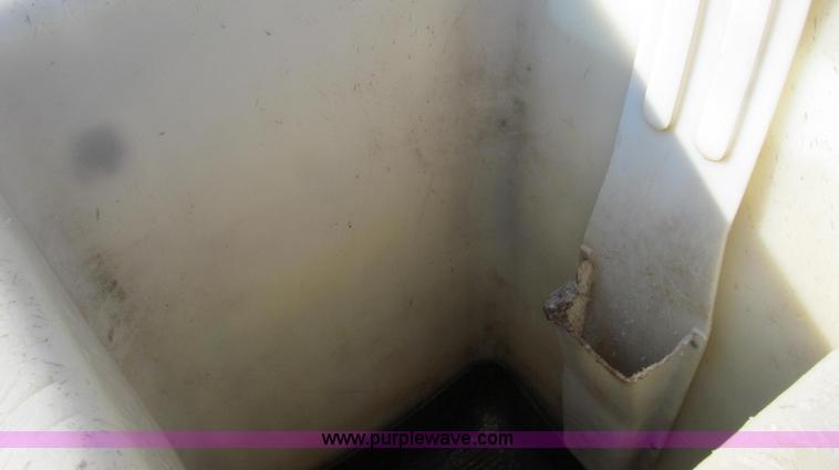 image for item G2038 1999 GMC C7500 bucket/tree trimming truck