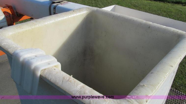 image for item G2038 1999 GMC C7500 bucket/tree trimming truck