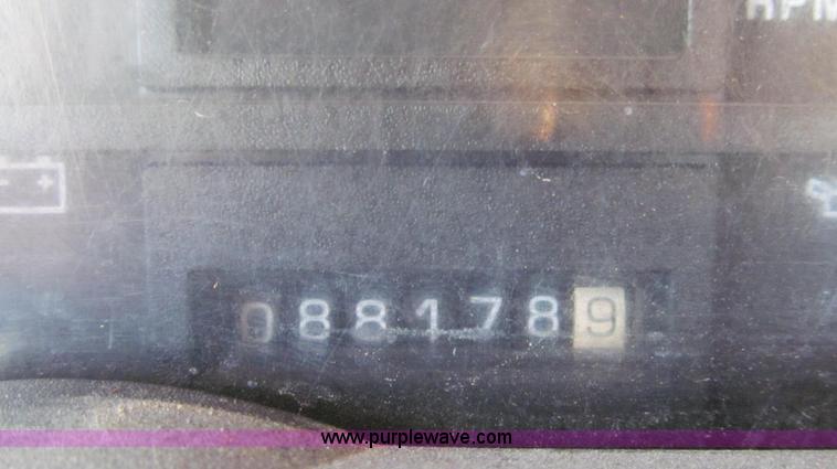 image for item G2038 1999 GMC C7500 bucket/tree trimming truck